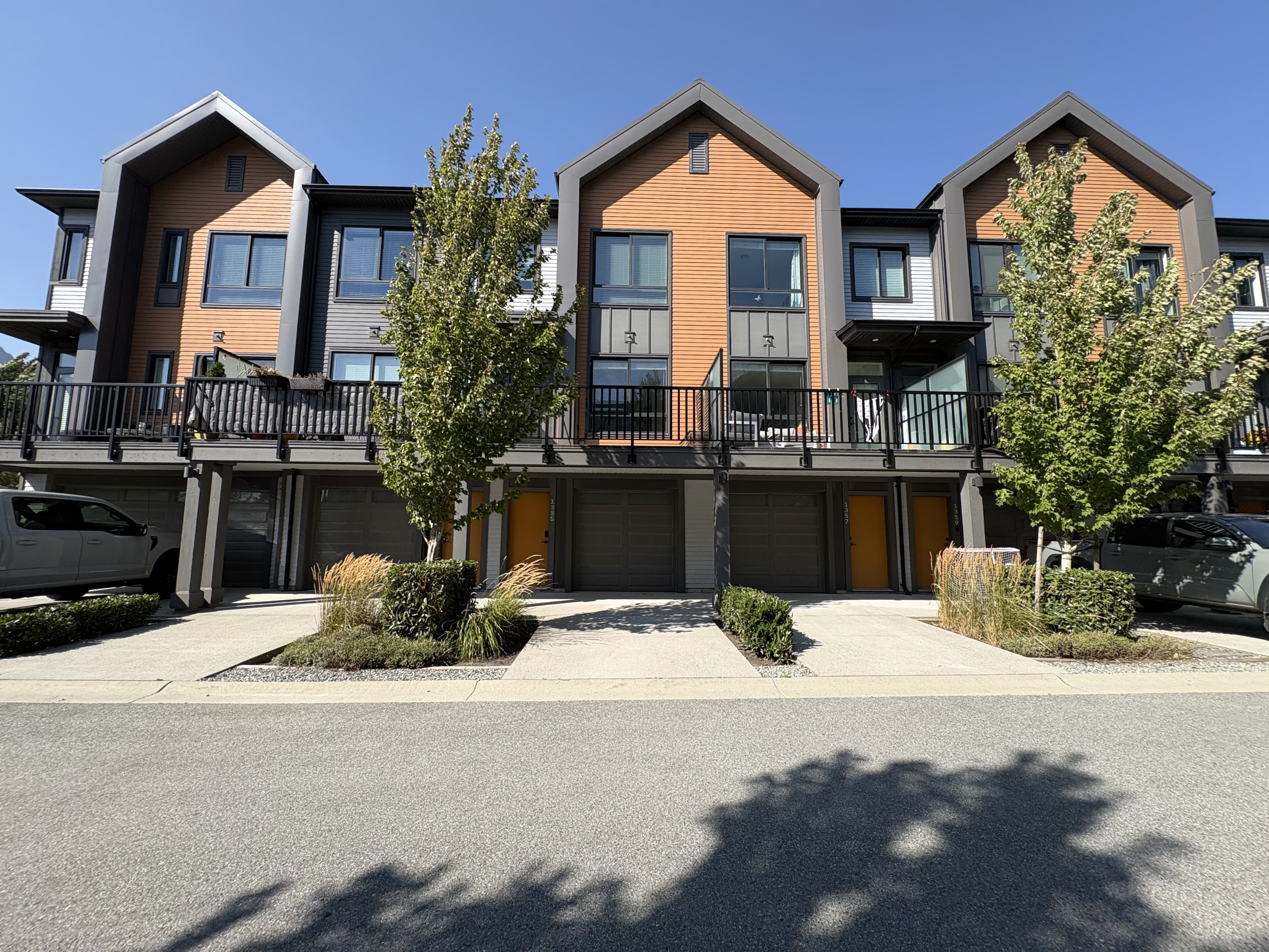1355 Peakside Place - 1