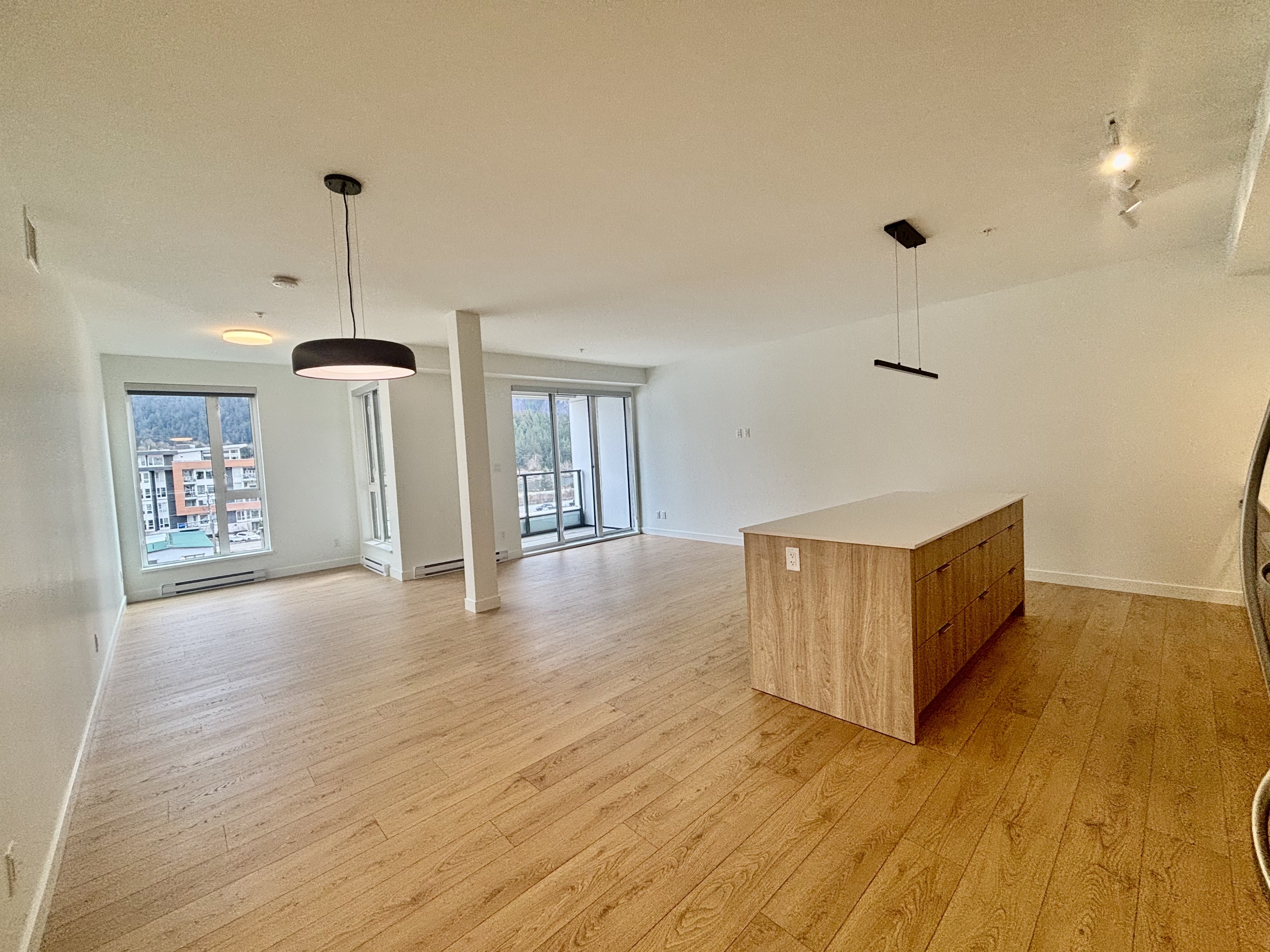 602 1365 Victoria Street - 1